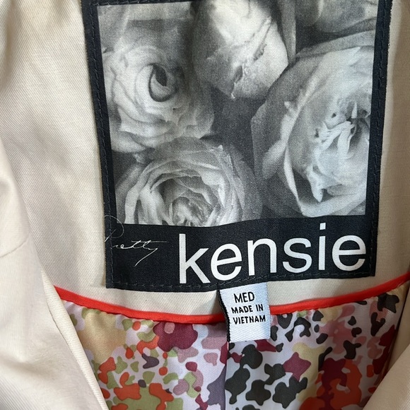 NWOT Pretty Kensie Cream Double-Breasted Women's Jacket Ruffle Detail Hem Medium - Picture 2 of 4